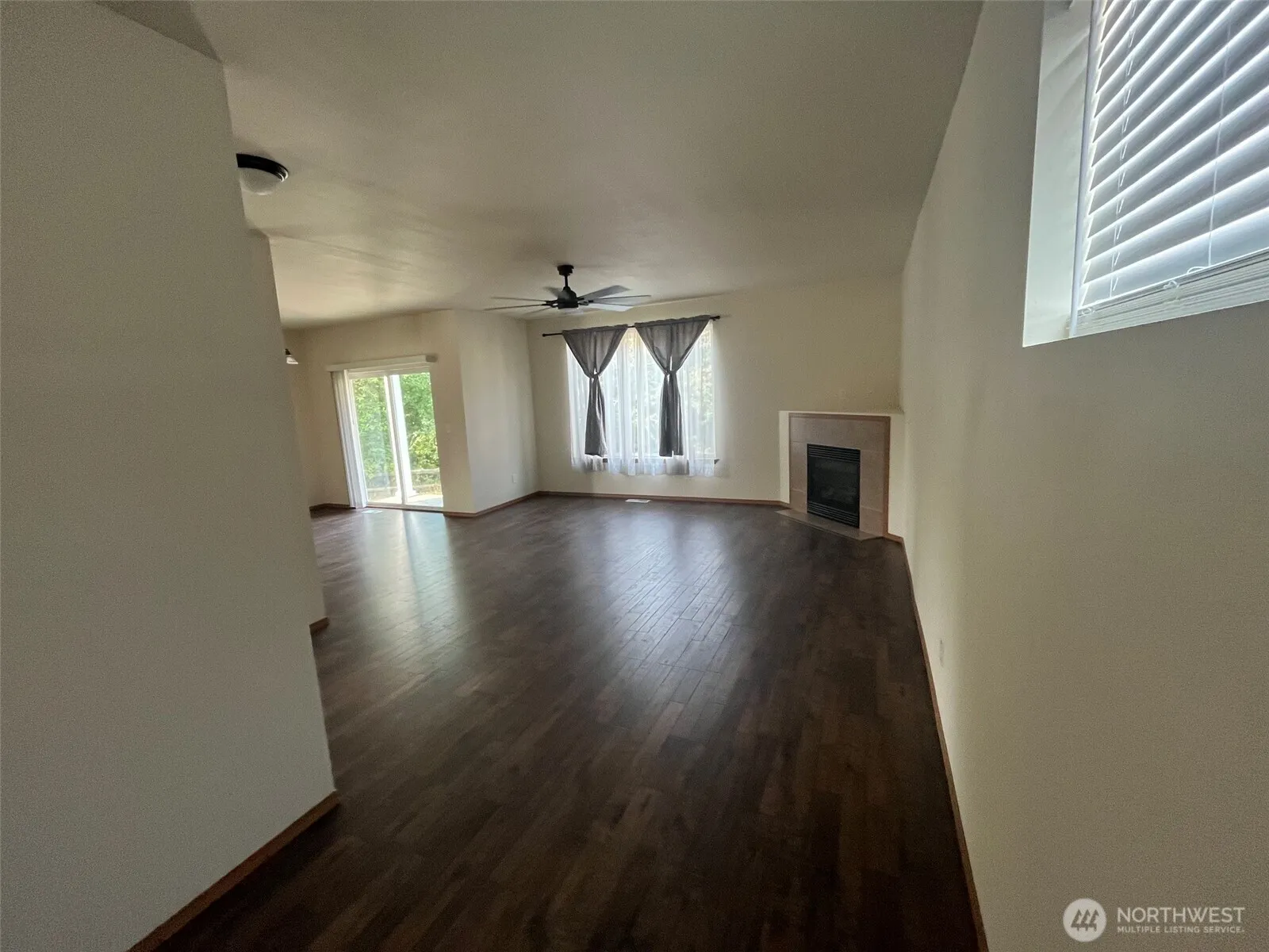 Property photo for 2215 190th Street E, Tacoma photo 4