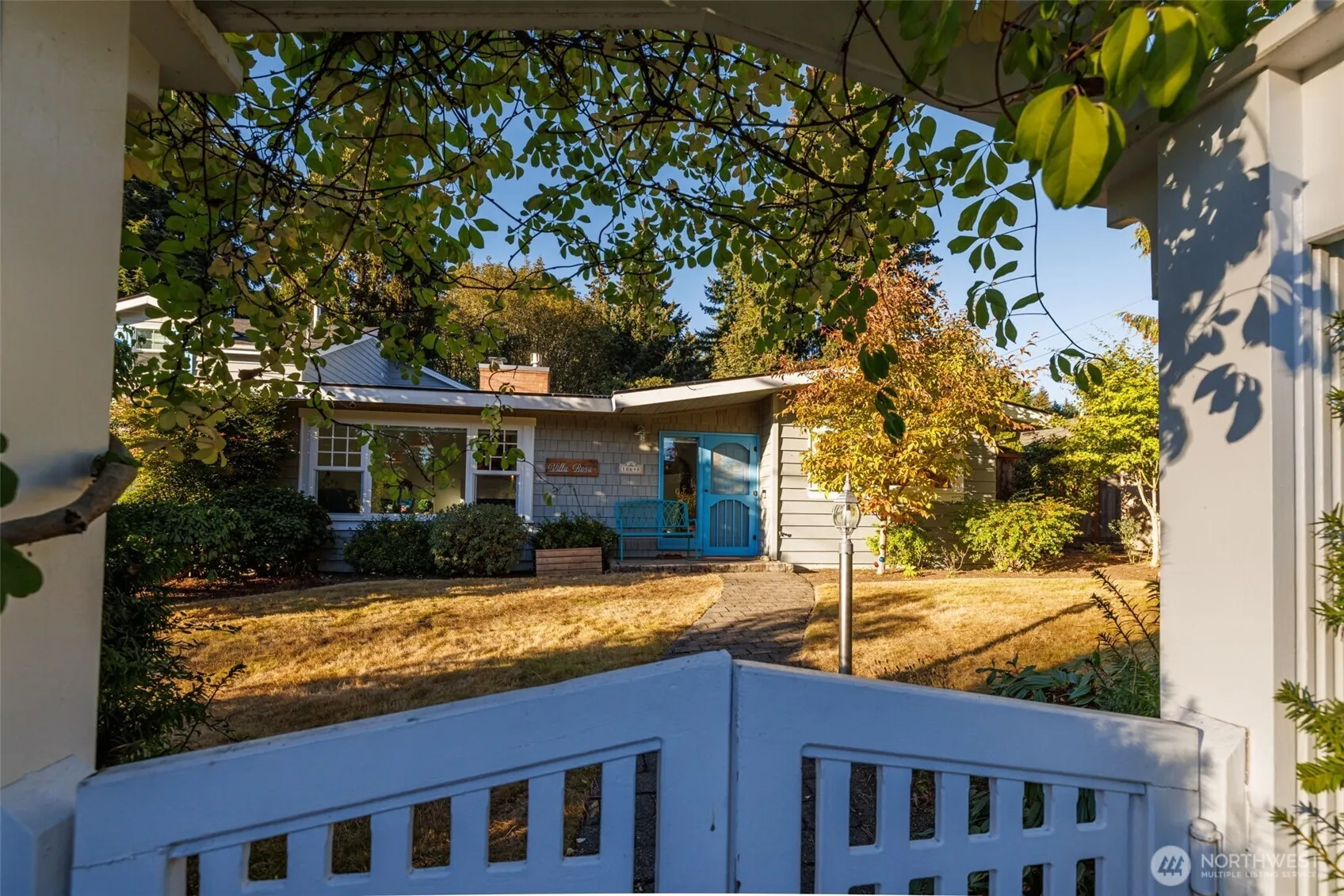 Property photo for 10648 Ne 47th Place, Kirkland photo 3