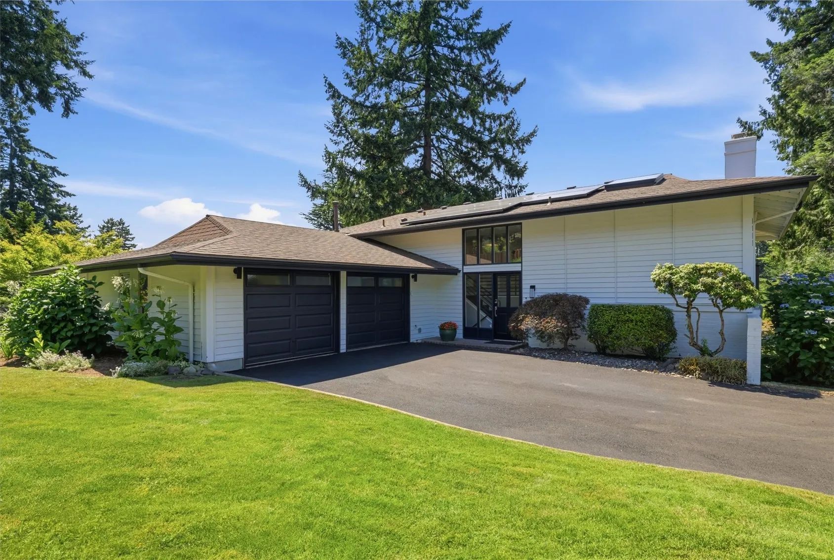 Property photo for 4802 111th Avenue Ne, Kirkland photo 2