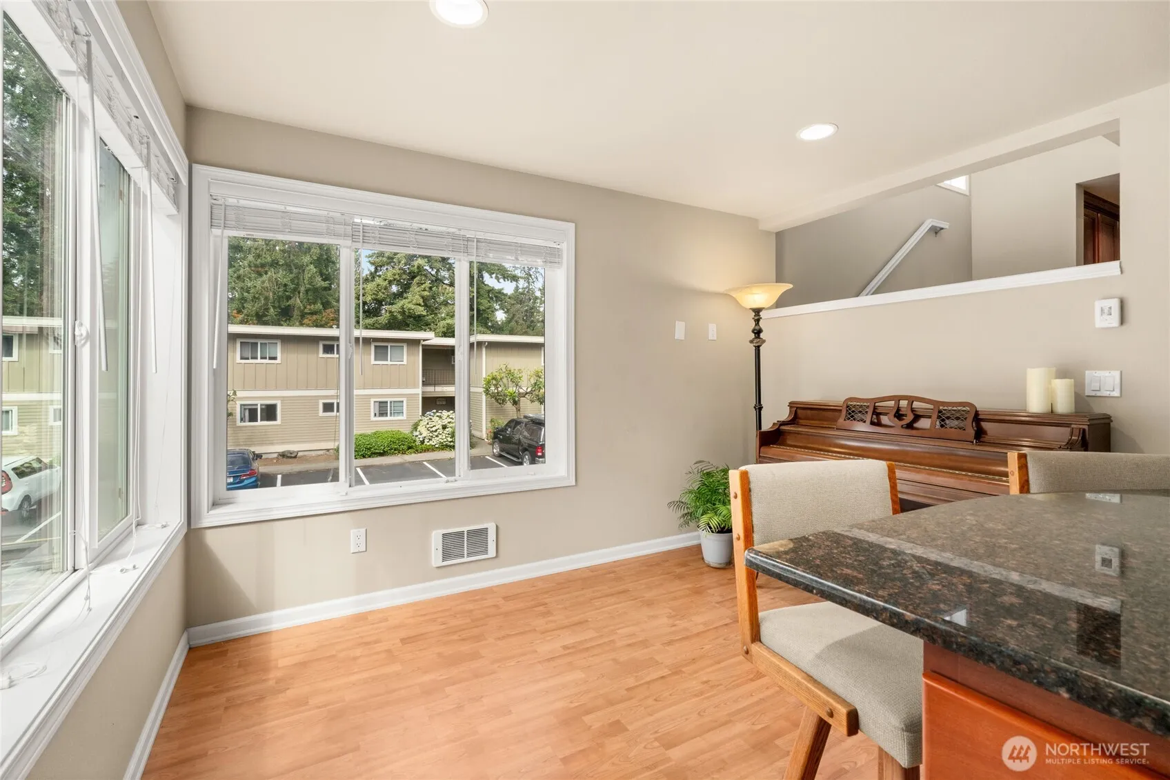 Property photo for 7803 218 Street Sw #d, Edmonds photo 5