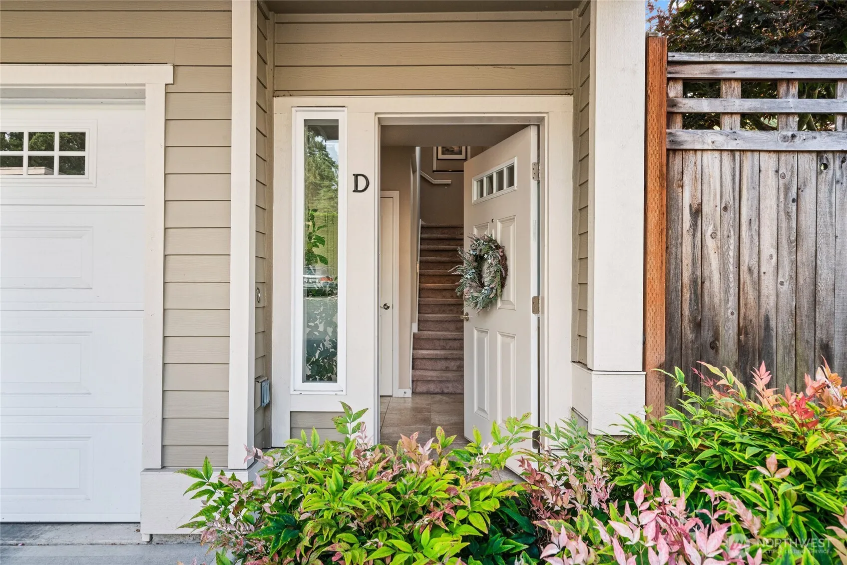 Property photo for 7803 218 Street Sw #d, Edmonds photo 2