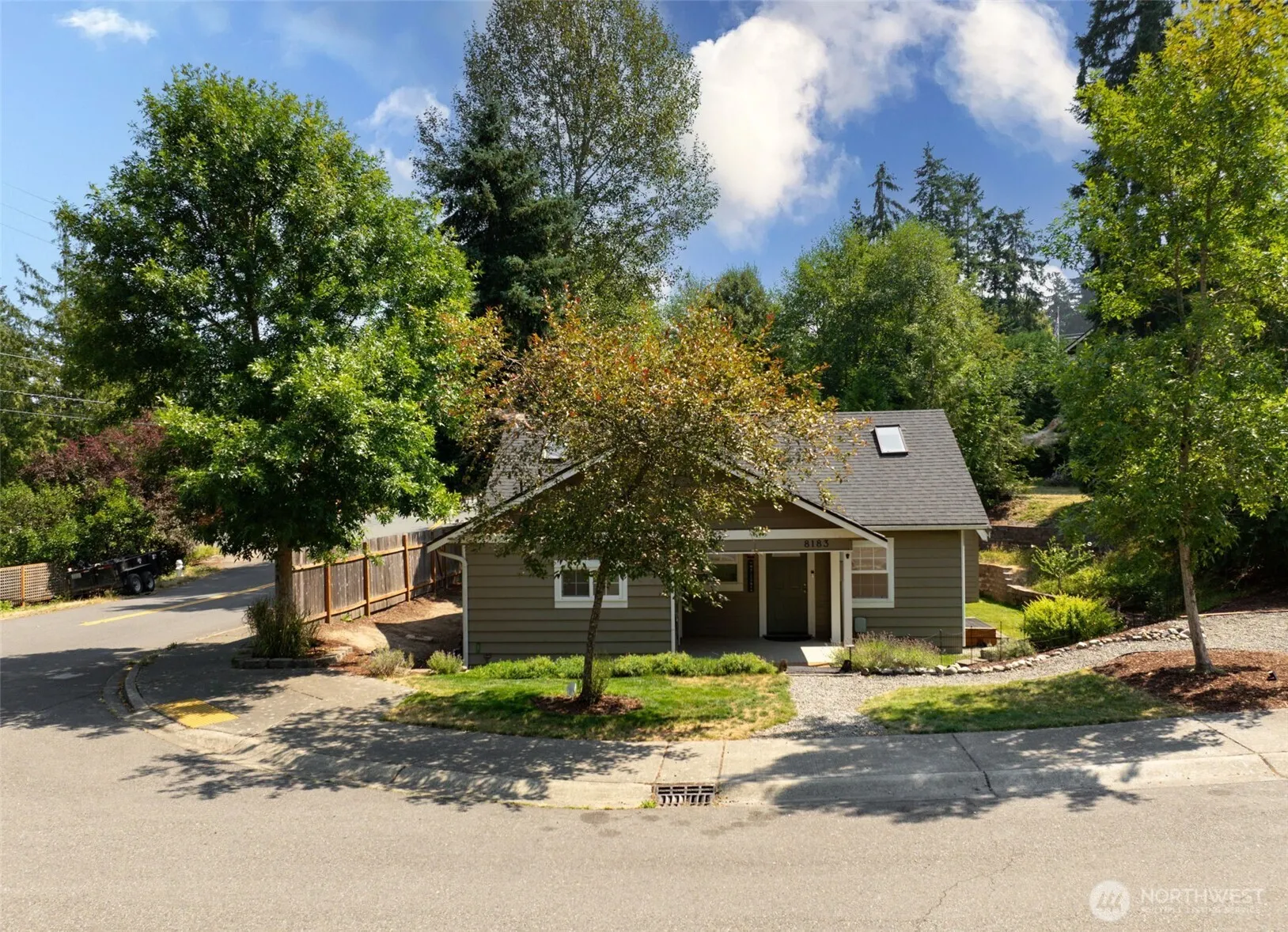 Property photo for 8183 Ne 165th Street, Kenmore photo 2