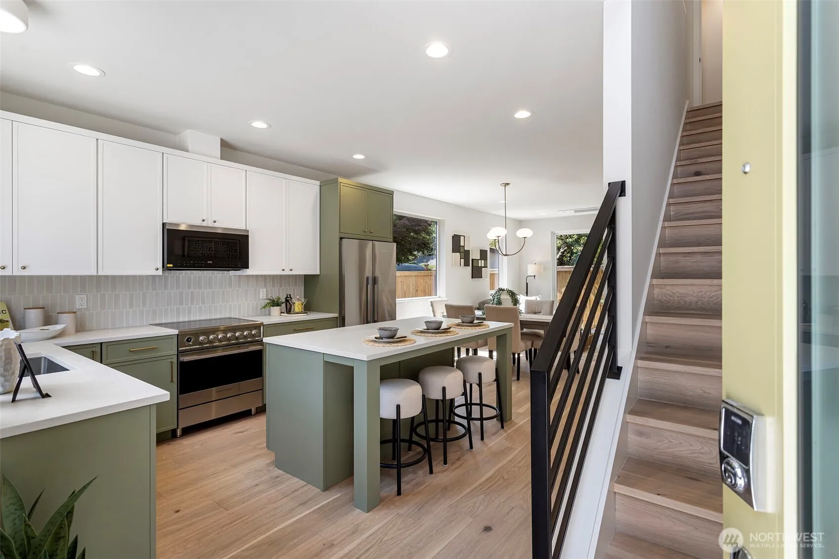 Property photo for 8037 Wallingford Avenue N #c, Seattle photo 4