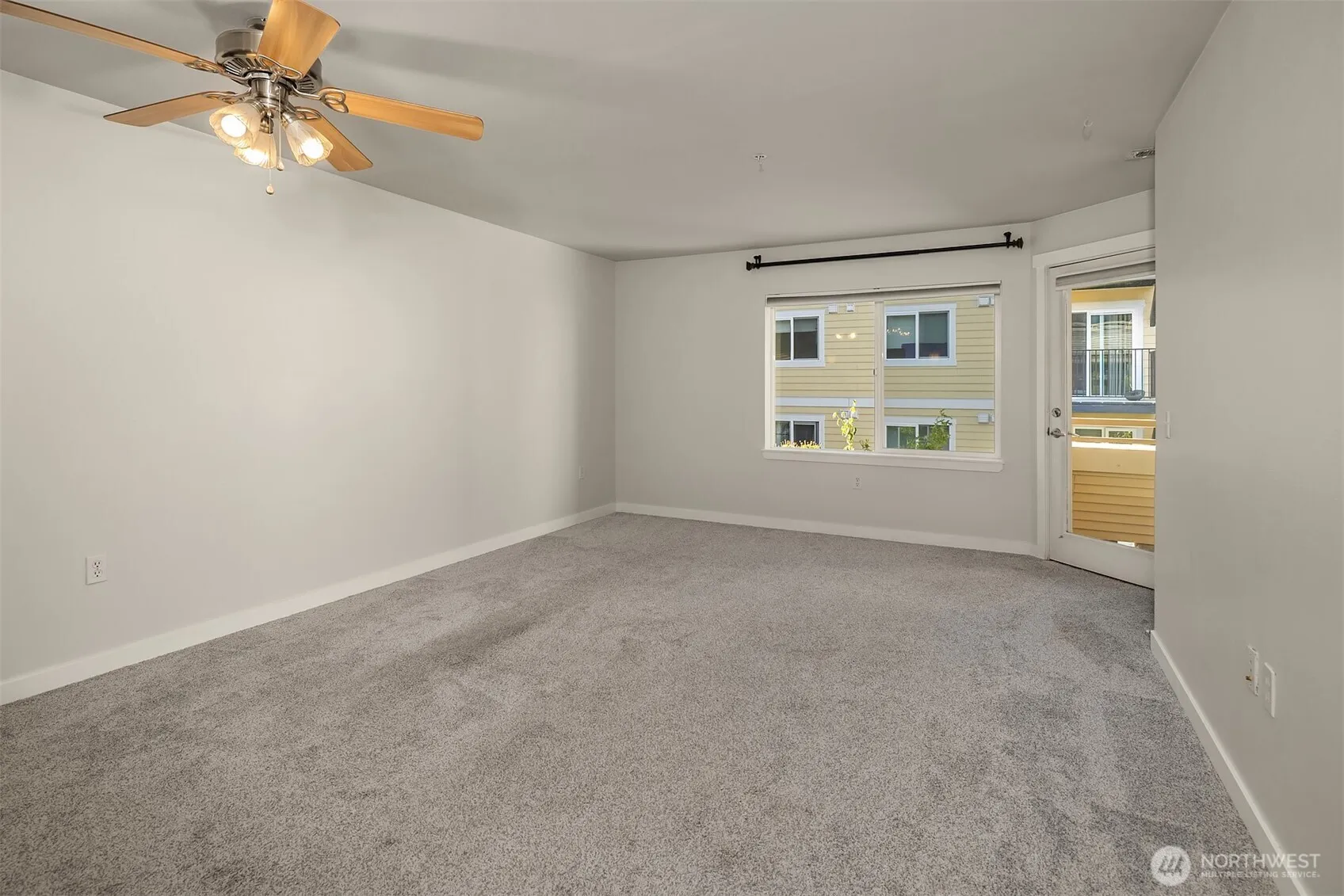 Property photo for 12534 15th Avenue Ne #22, Seattle photo 4