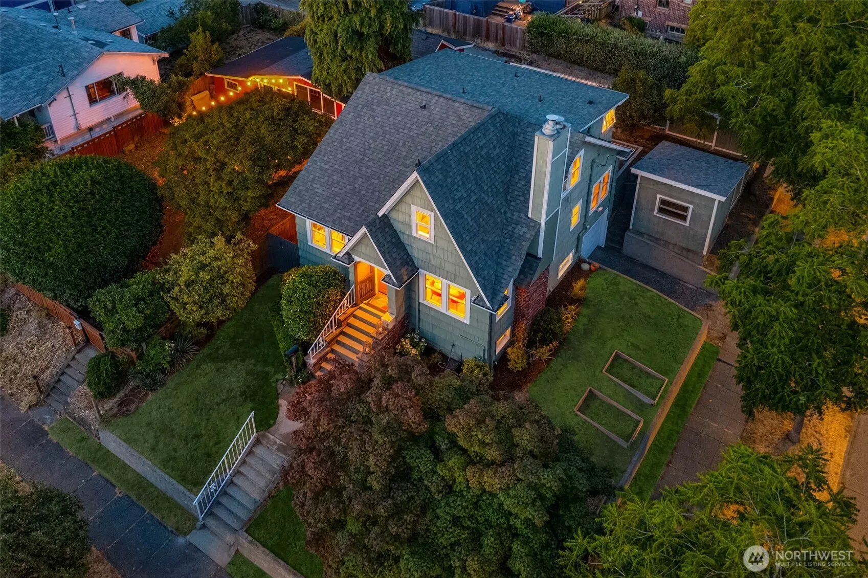 Property photo for 3058 38th Avenue Sw, Seattle photo 3