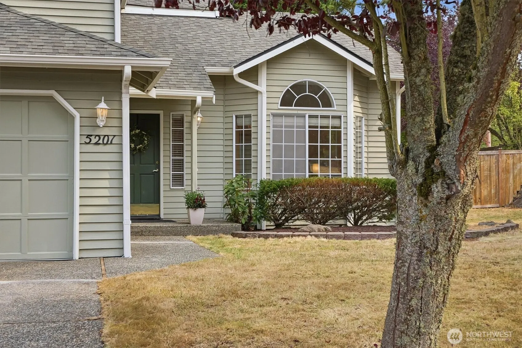 Property photo for 5201 107th Street Sw, Mukilteo photo 2