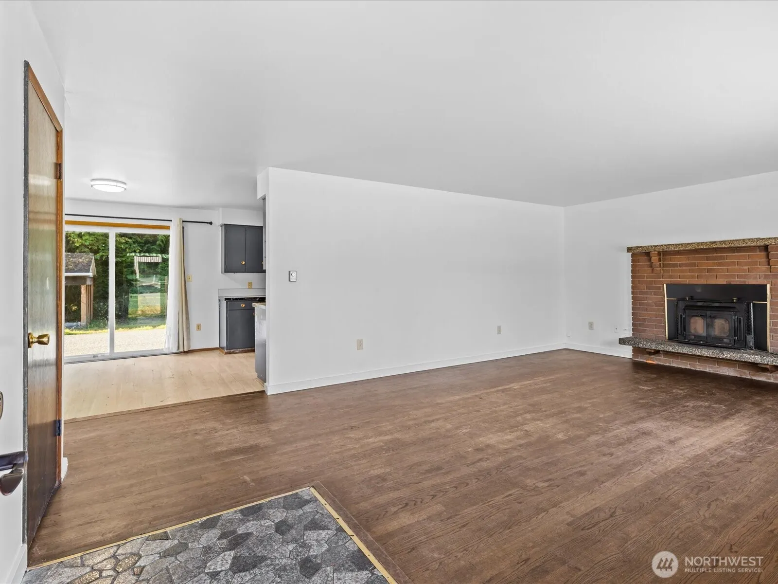 Property photo for 1416 112th Street Se, Everett photo 2