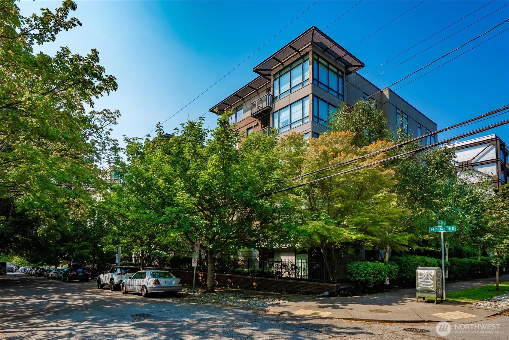 Property photo for 4547 8th Avenue Ne #504, Seattle photo 4
