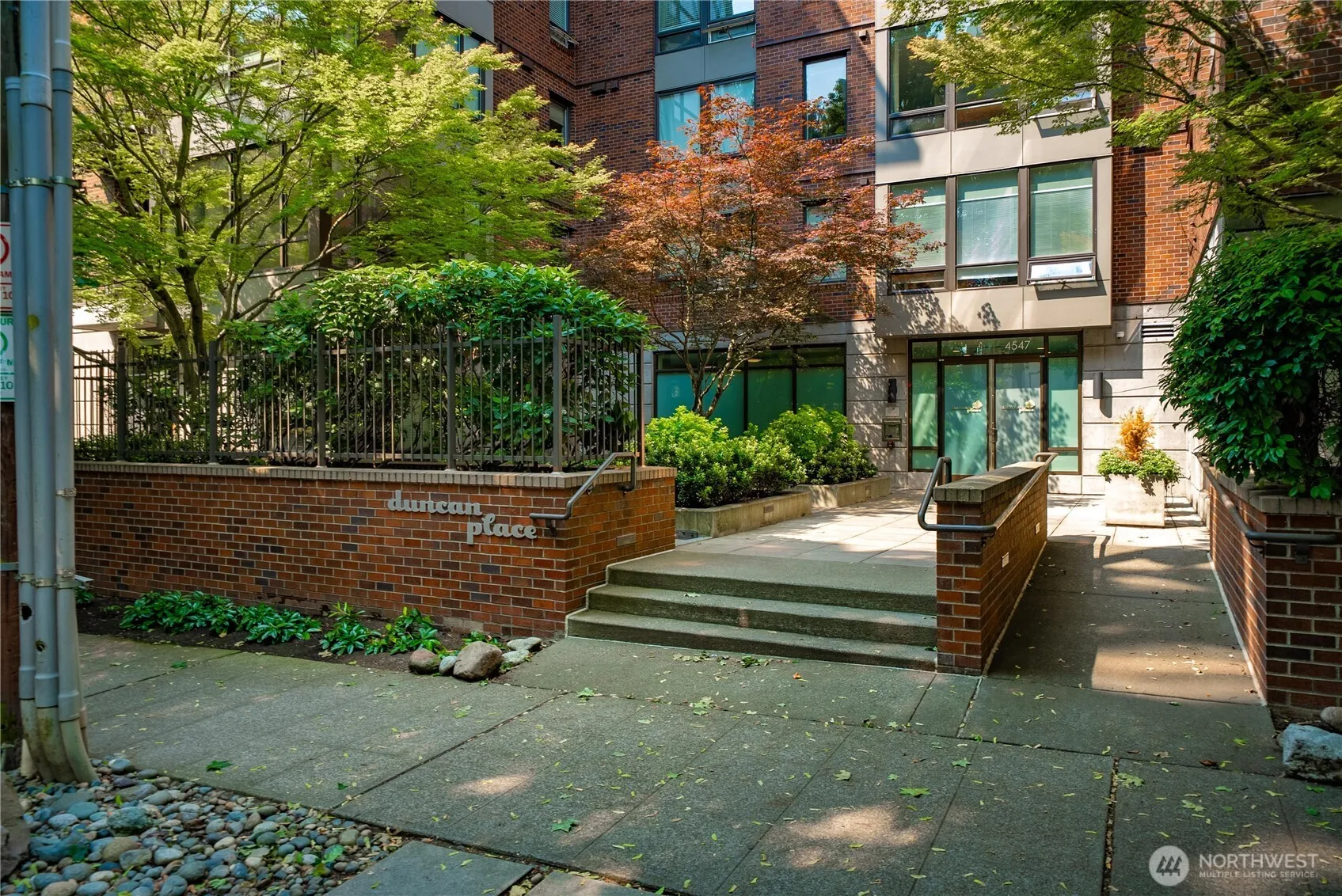 Property photo for 4547 8th Avenue Ne #504, Seattle photo 5