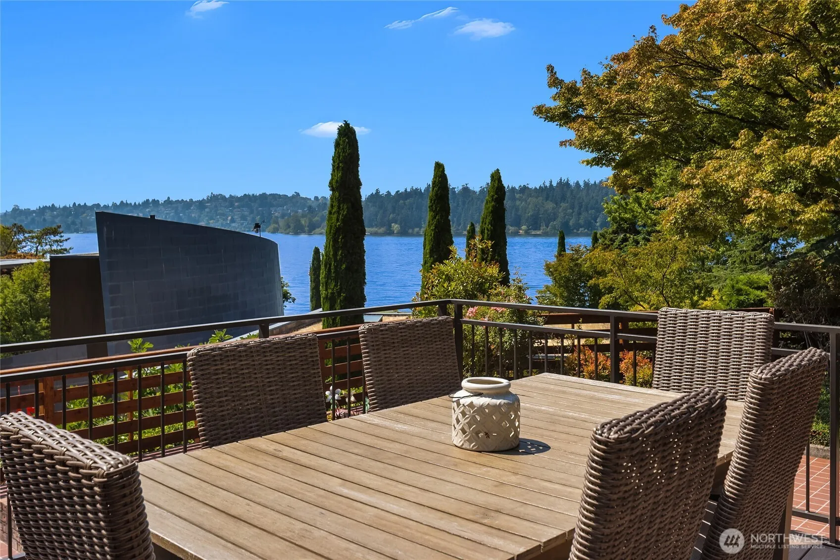 Property photo for 5919 77th Avenue Se, Mercer Island photo 2