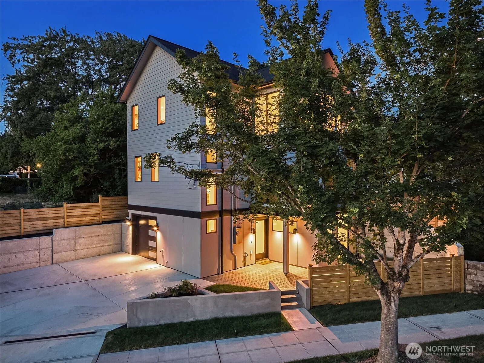 Property photo for 2726 Ne Blakeley Street, Seattle photo 2