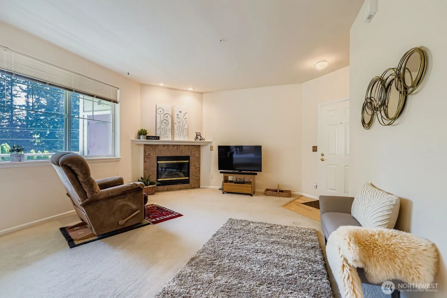 Property photo for 13000 Admiralty Way #a205, Everett photo 5