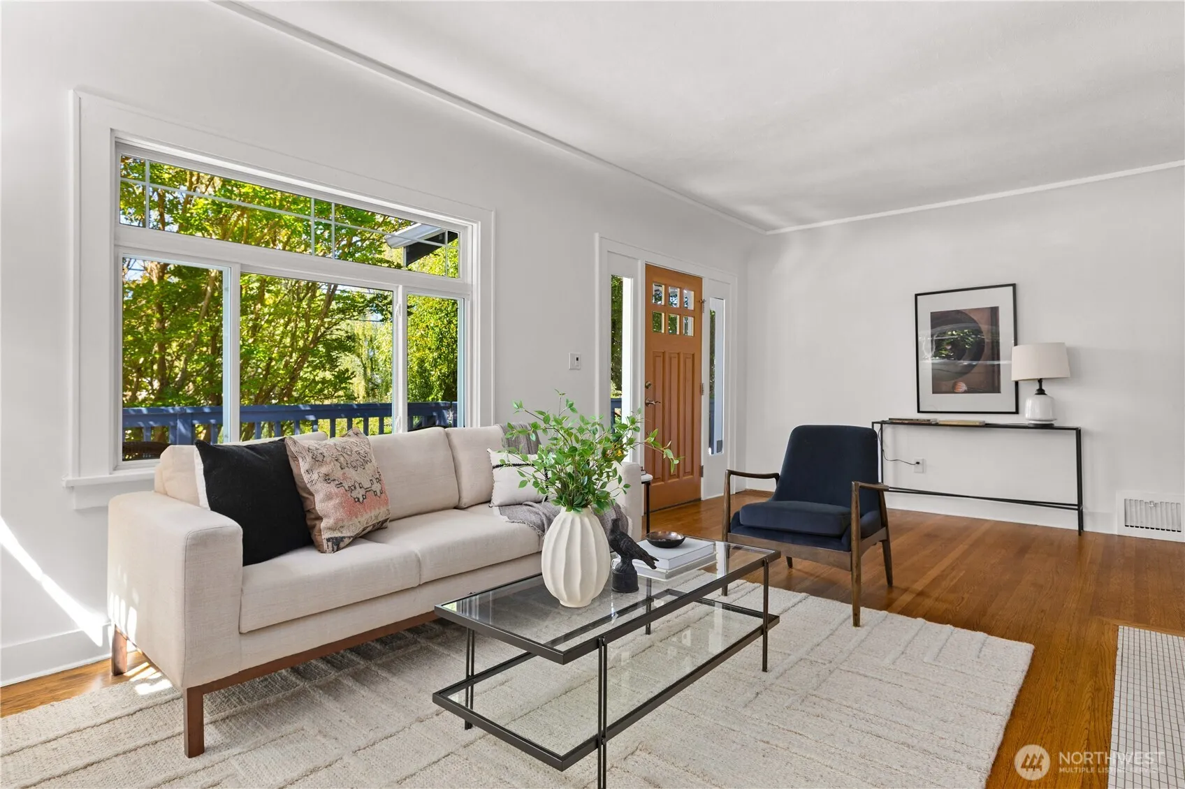 Property photo for 2568 28th Avenue W, Seattle photo 5
