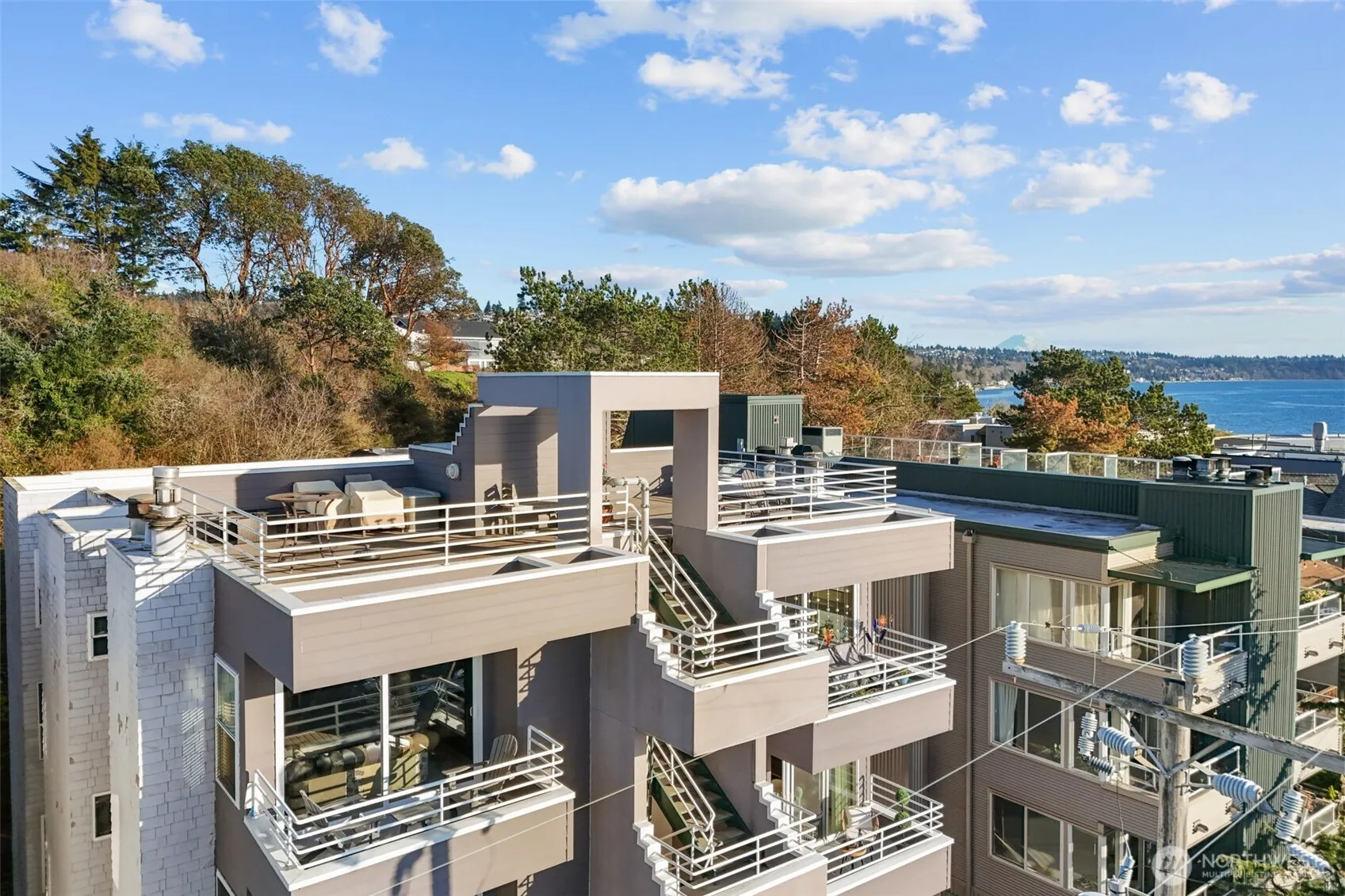 Property photo for 3200 Alki Avenue Sw #301, Seattle photo 2