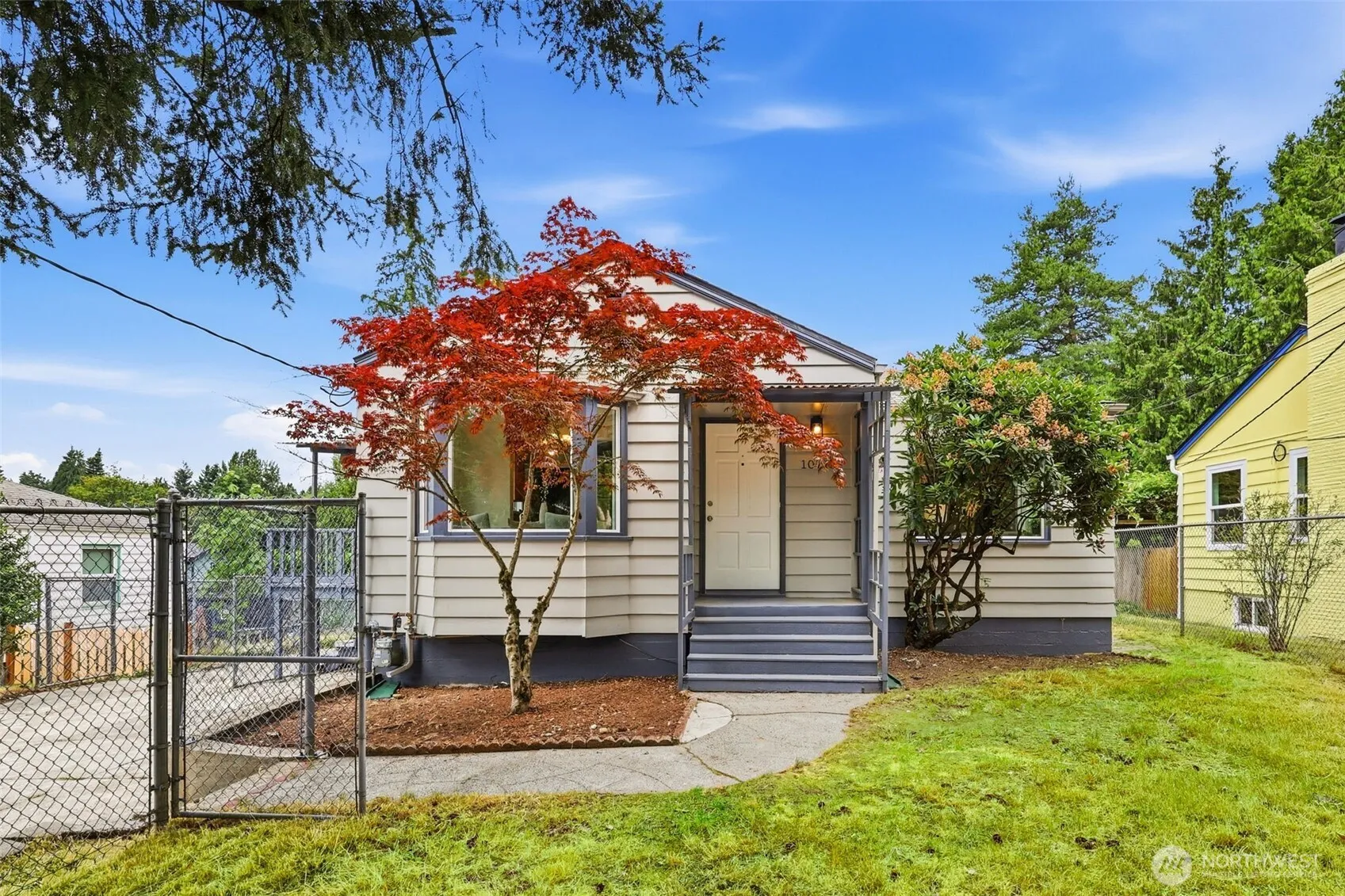 Property photo for 10713 15th Avenue Ne, Seattle photo 2