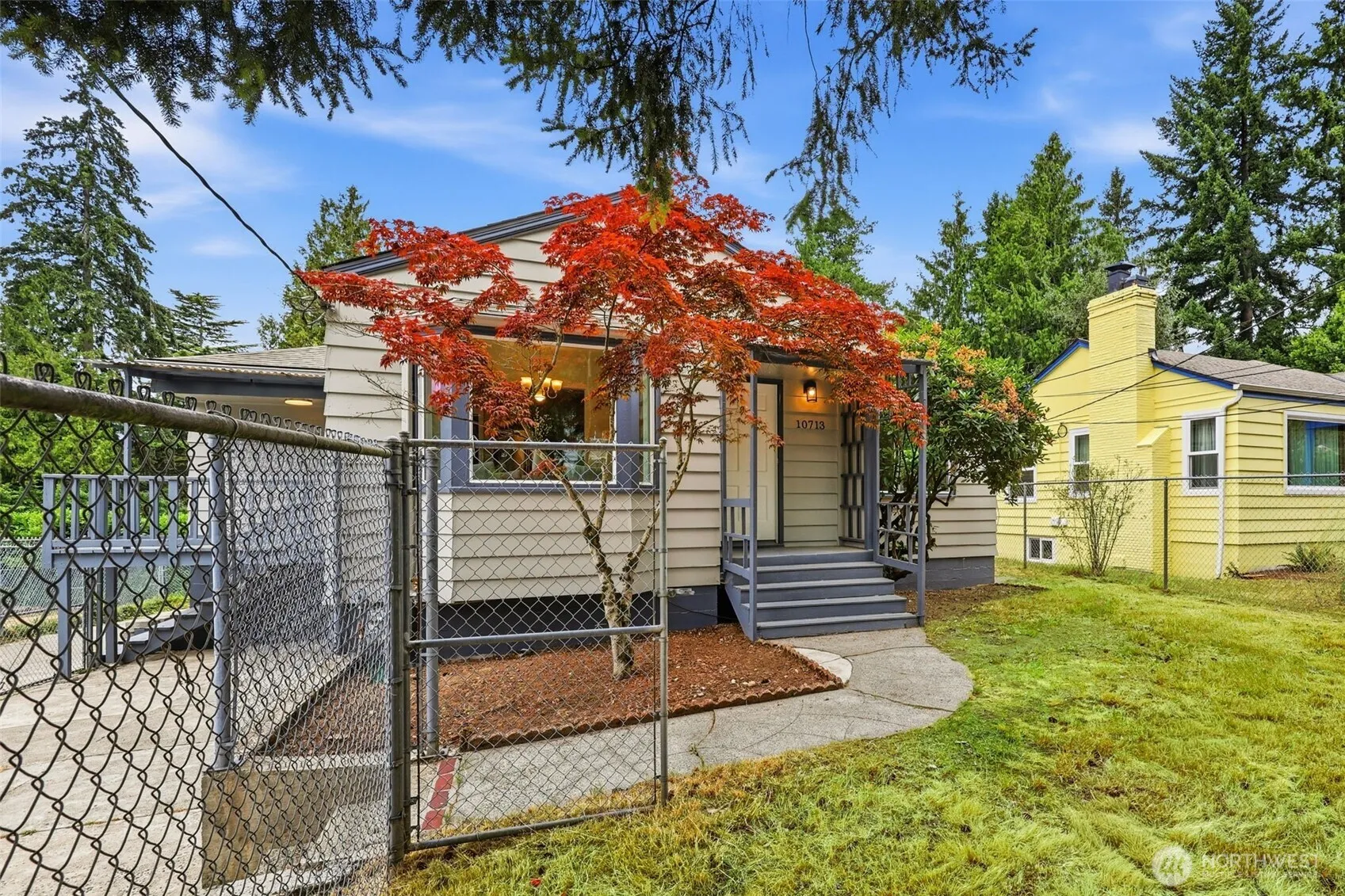Property photo for 10713 15th Avenue Ne, Seattle photo 3