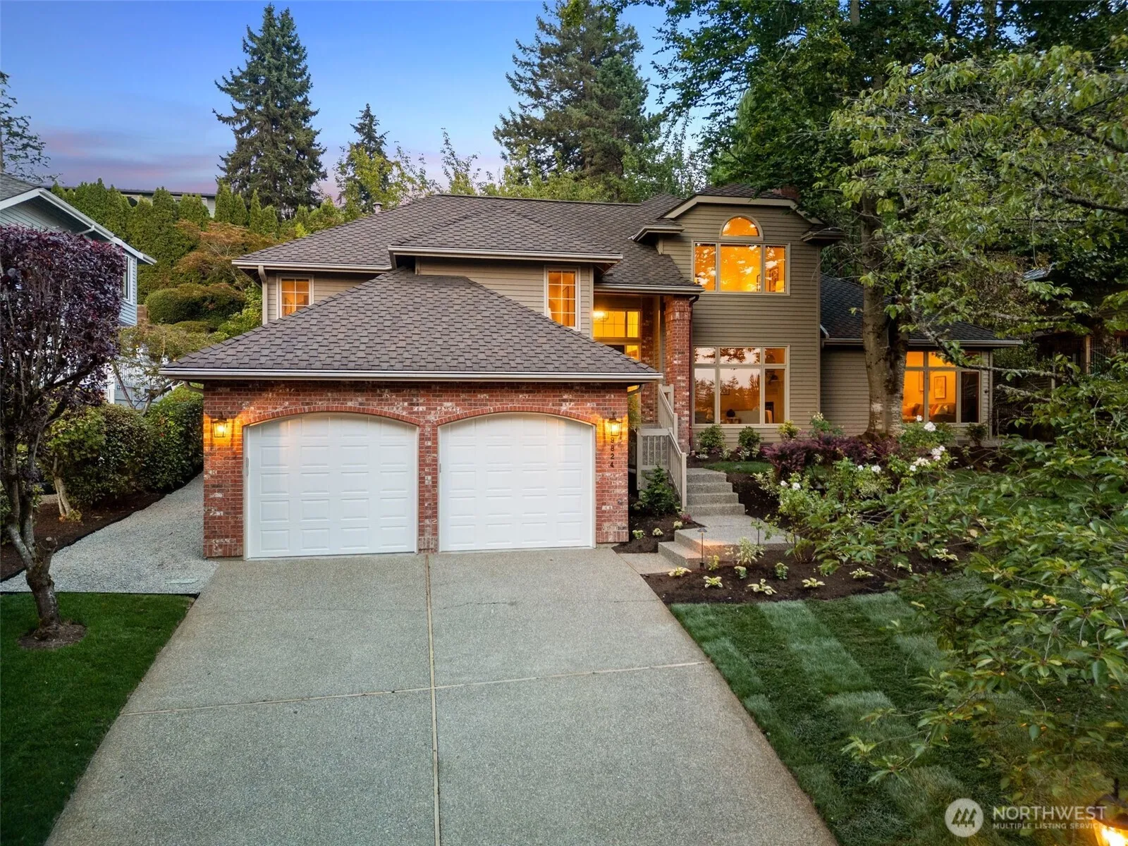 Property photo for 9824 111th Avenue Ne, Kirkland photo 2