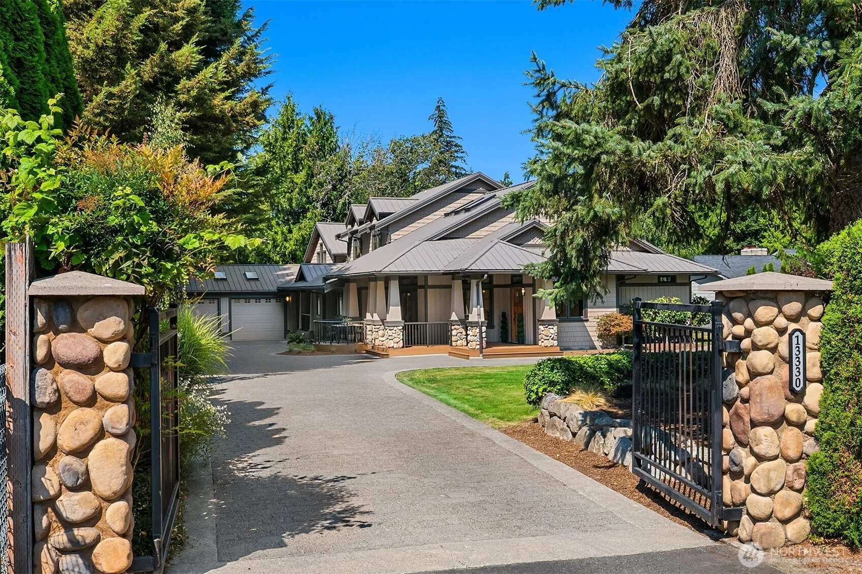 Property photo for 13330 Ne 80th Street, Redmond