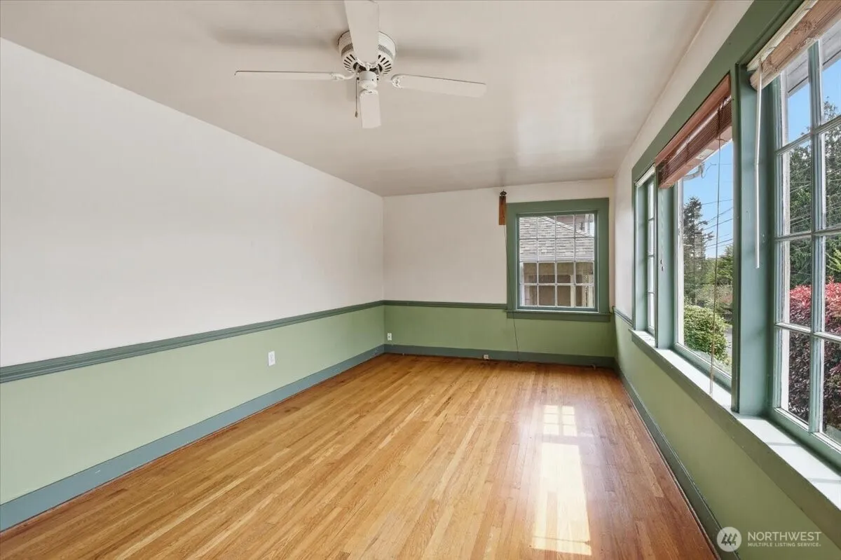 Property photo for 308 Ne 50th Street, Seattle photo 4