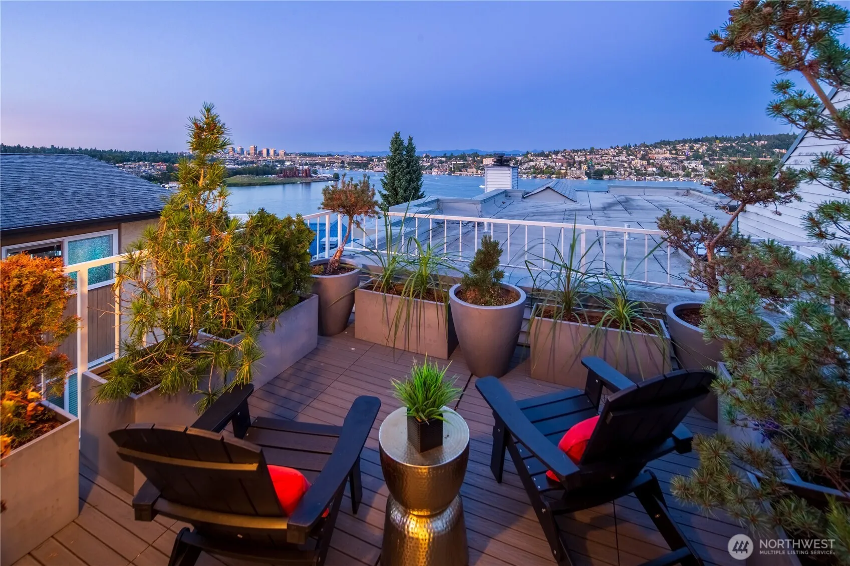 Property photo for 2419 8th Avenue N #403, Seattle