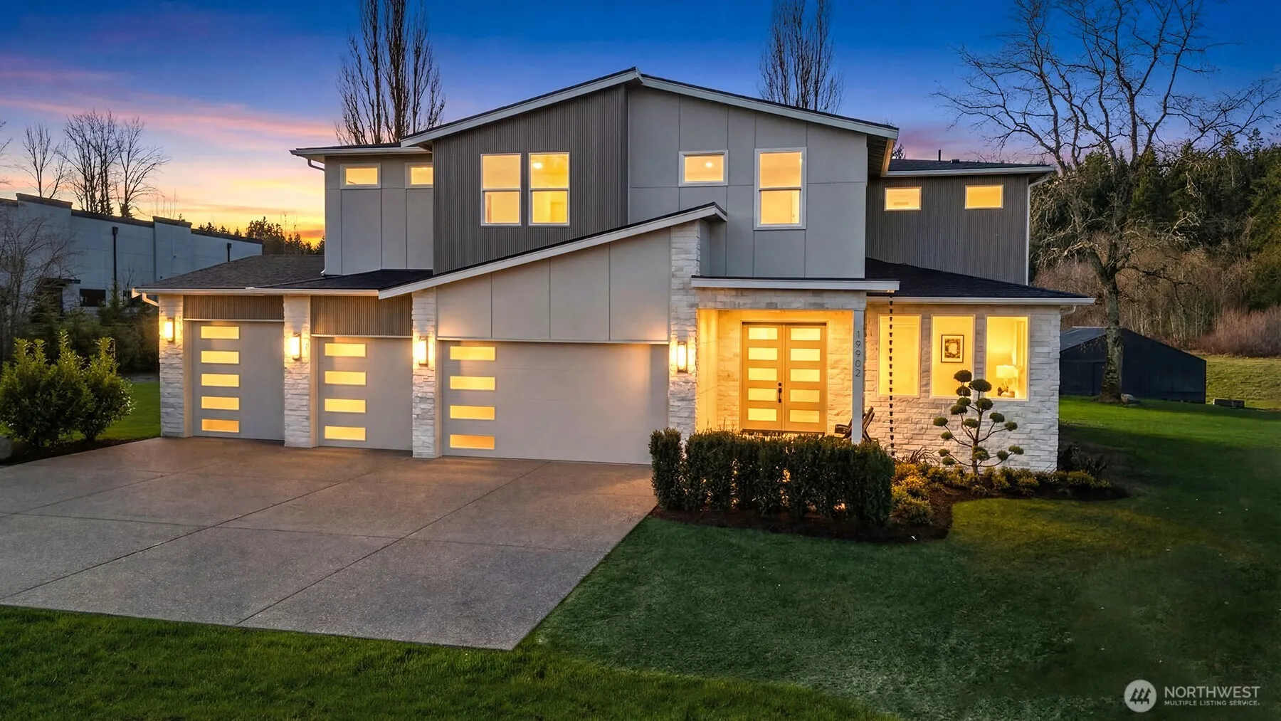 Property photo for 19810 Broadway Avenue, Snohomish
