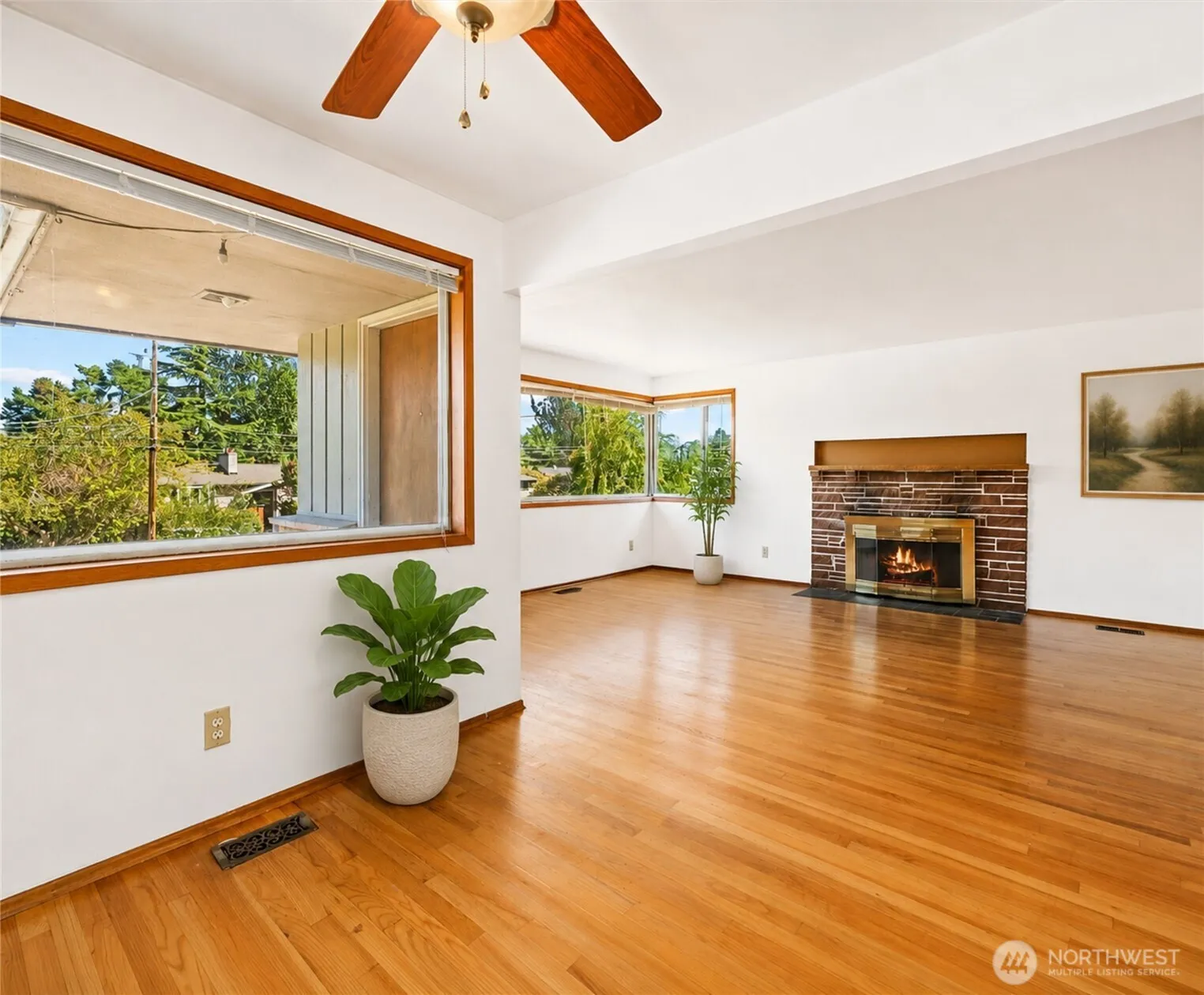 Property photo for 11549 N Park Avenue N, Seattle photo 4