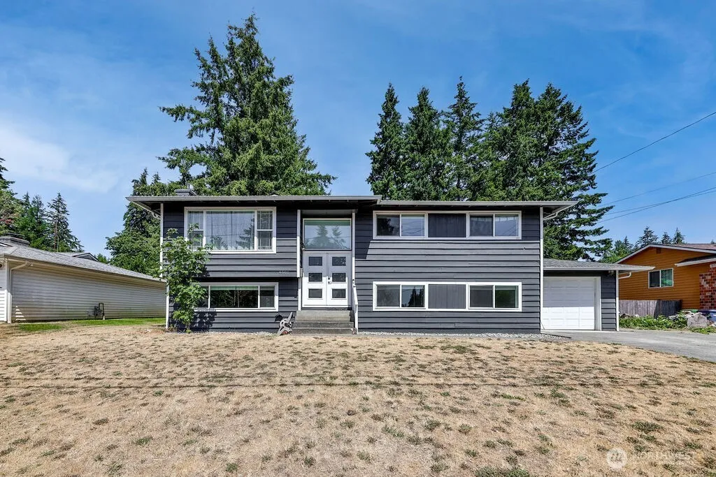 Property photo for 4601 238th Place Sw, Mountlake Terrace photo 2