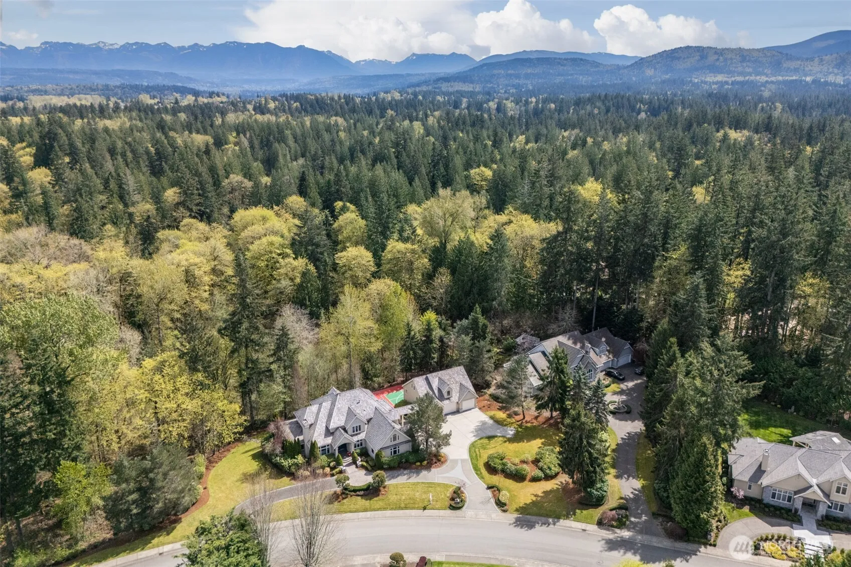 Property photo for 818 Windsor Drive Se, Sammamish photo 3