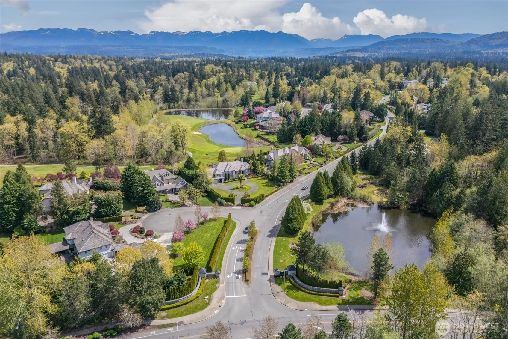 Property photo for 818 Windsor Drive Se, Sammamish photo 5