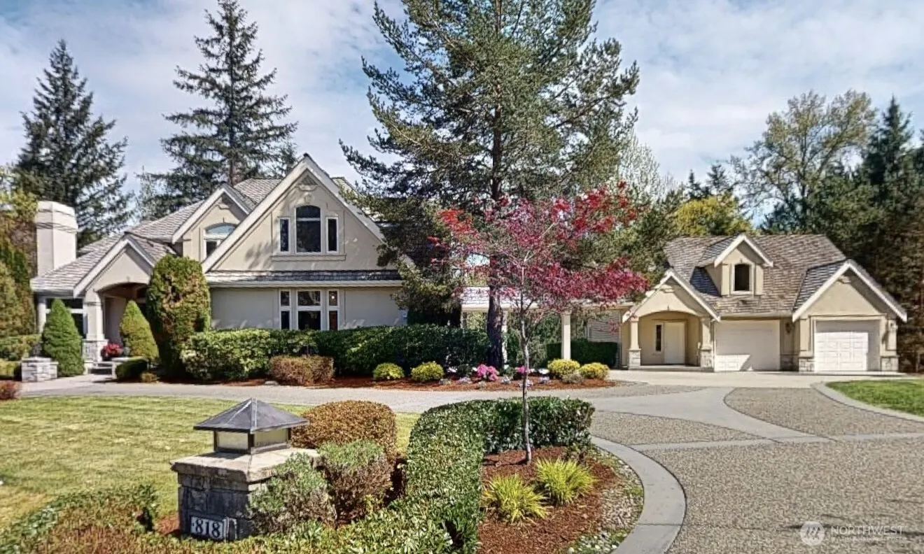 Property photo for 818 Windsor Drive Se, Sammamish photo 2