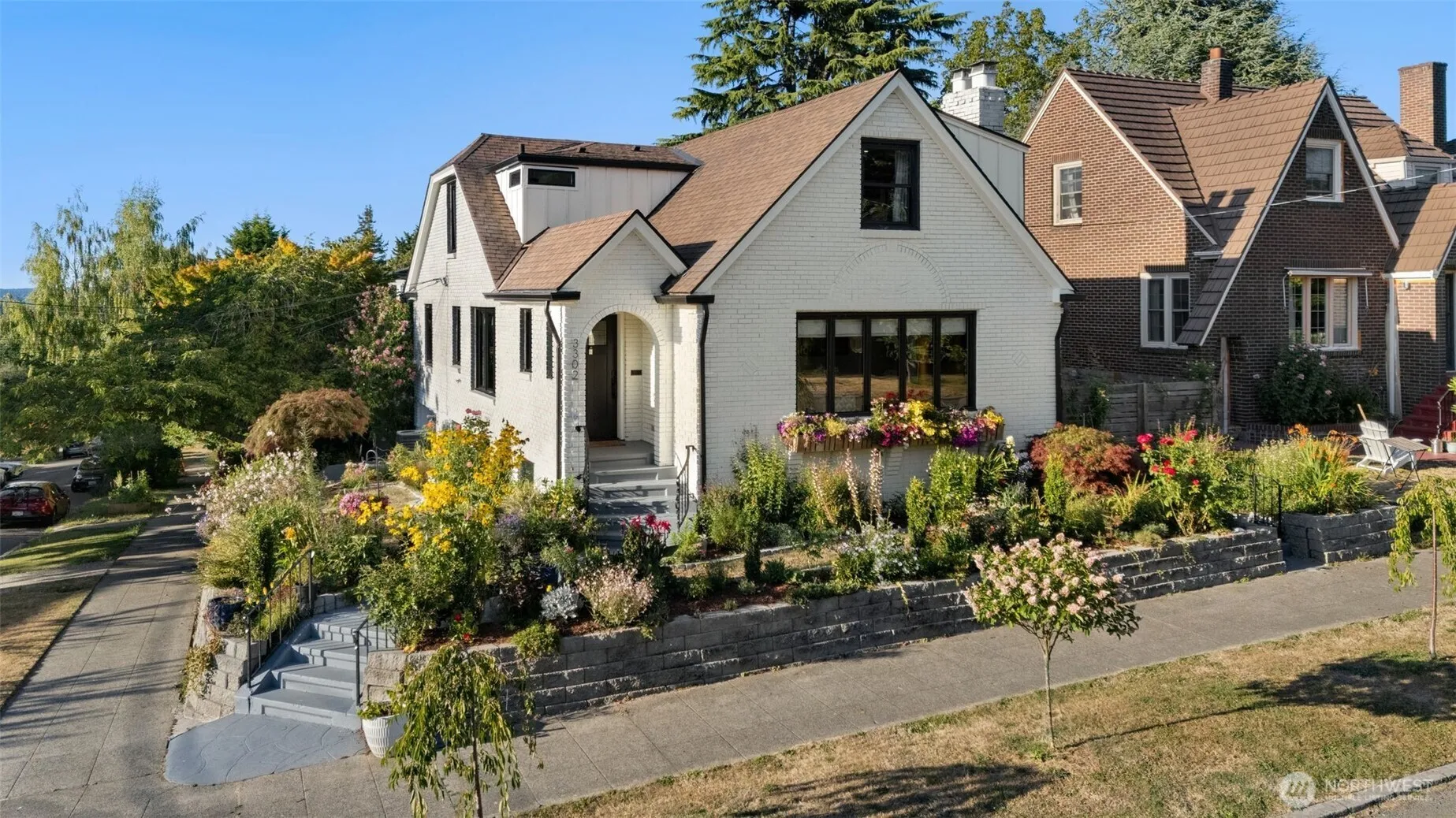 Property photo for 3302 E Pine Street, Seattle photo 2