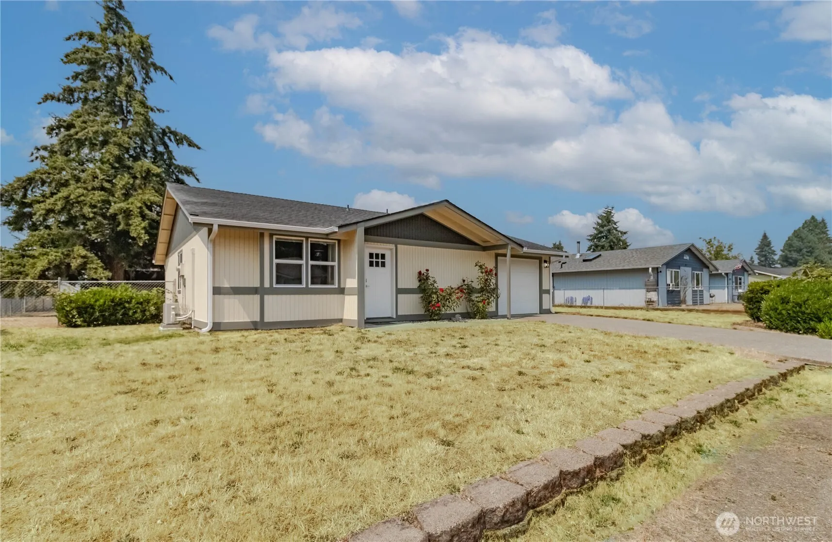 Property photo for 17520 6th Ave Ct E, Spanaway photo 3