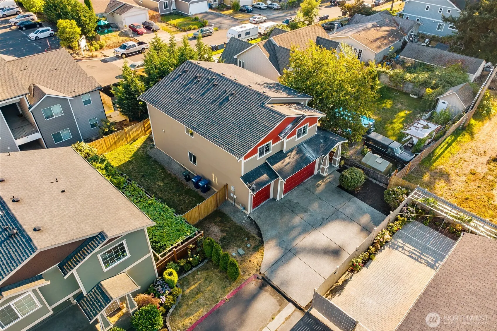 Property photo for 1418 E 68th Street Ct, Tacoma photo 4