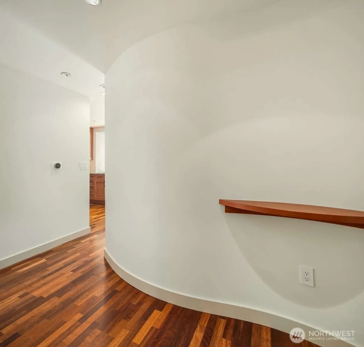 Property photo for 10610 Ne 9th Place #903, Bellevue photo 2
