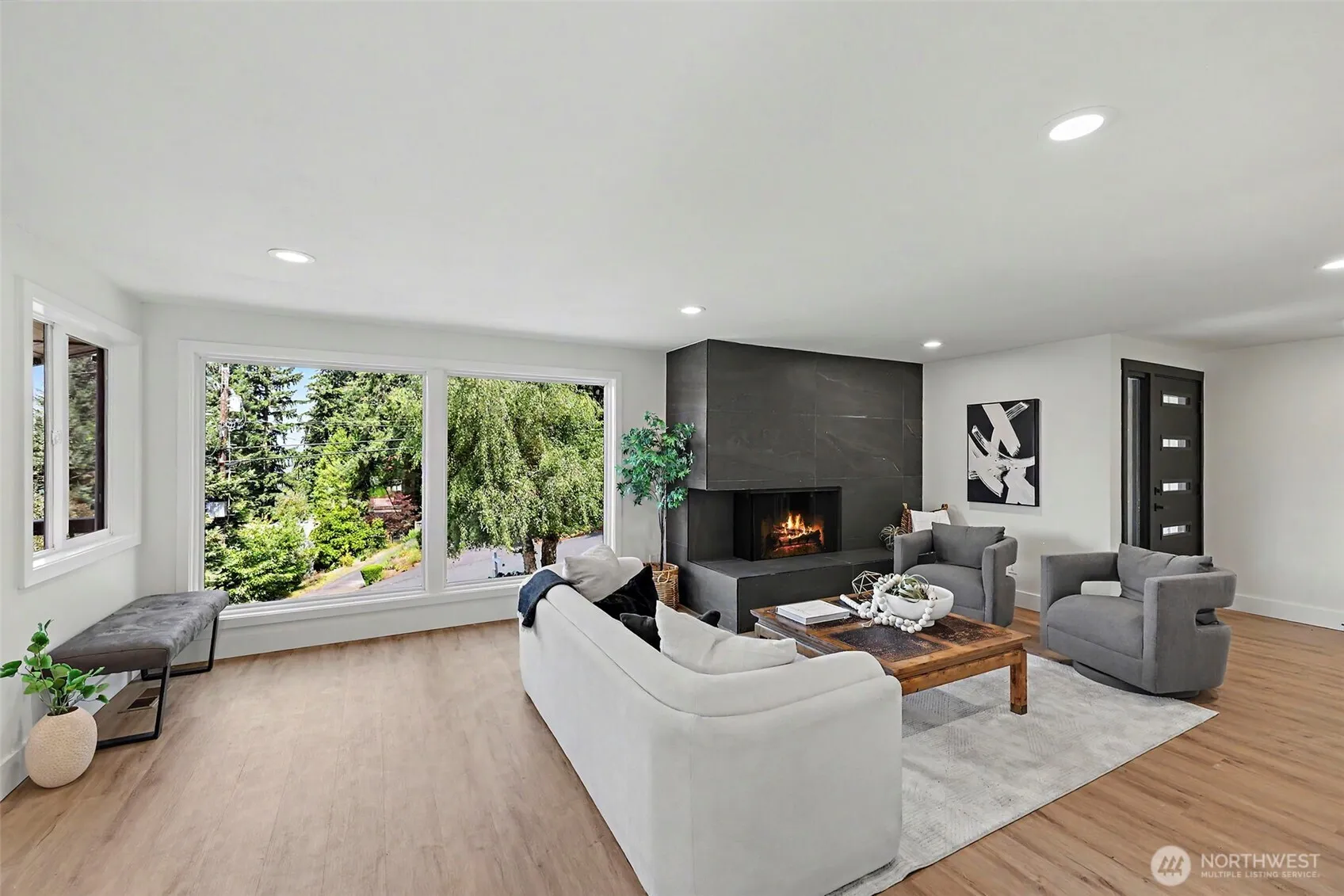 Property photo for 7017 Ne 55th Place, Kenmore photo 3