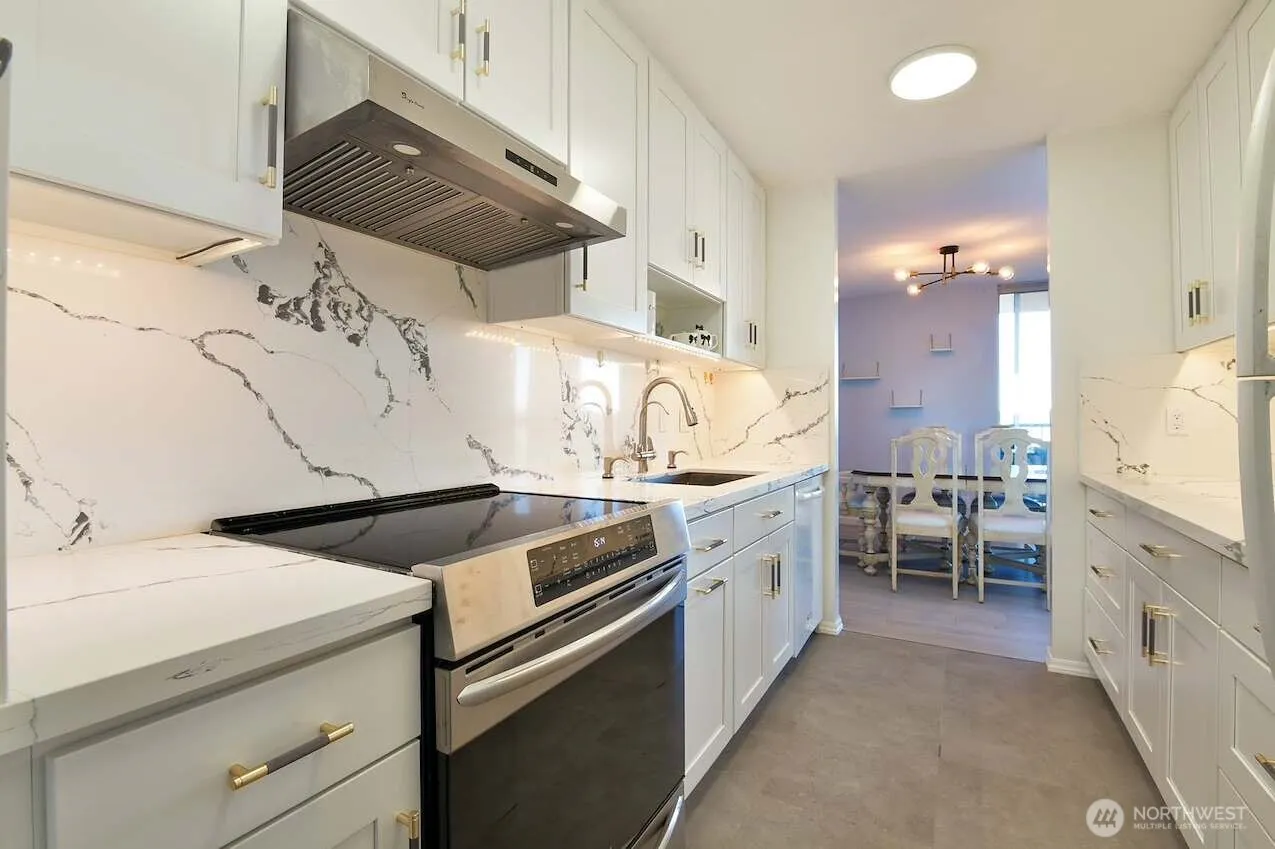 Property photo for 4540 8th Avenue Ne #1605, Seattle photo 4