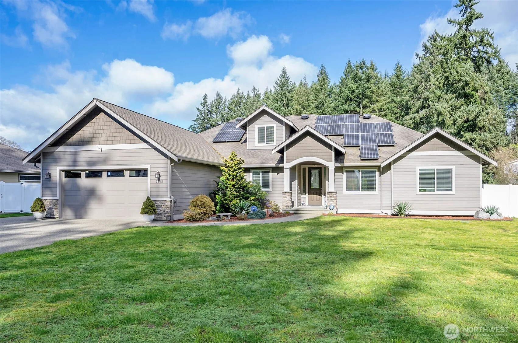 Property photo for 5505 64th Street W, University Place