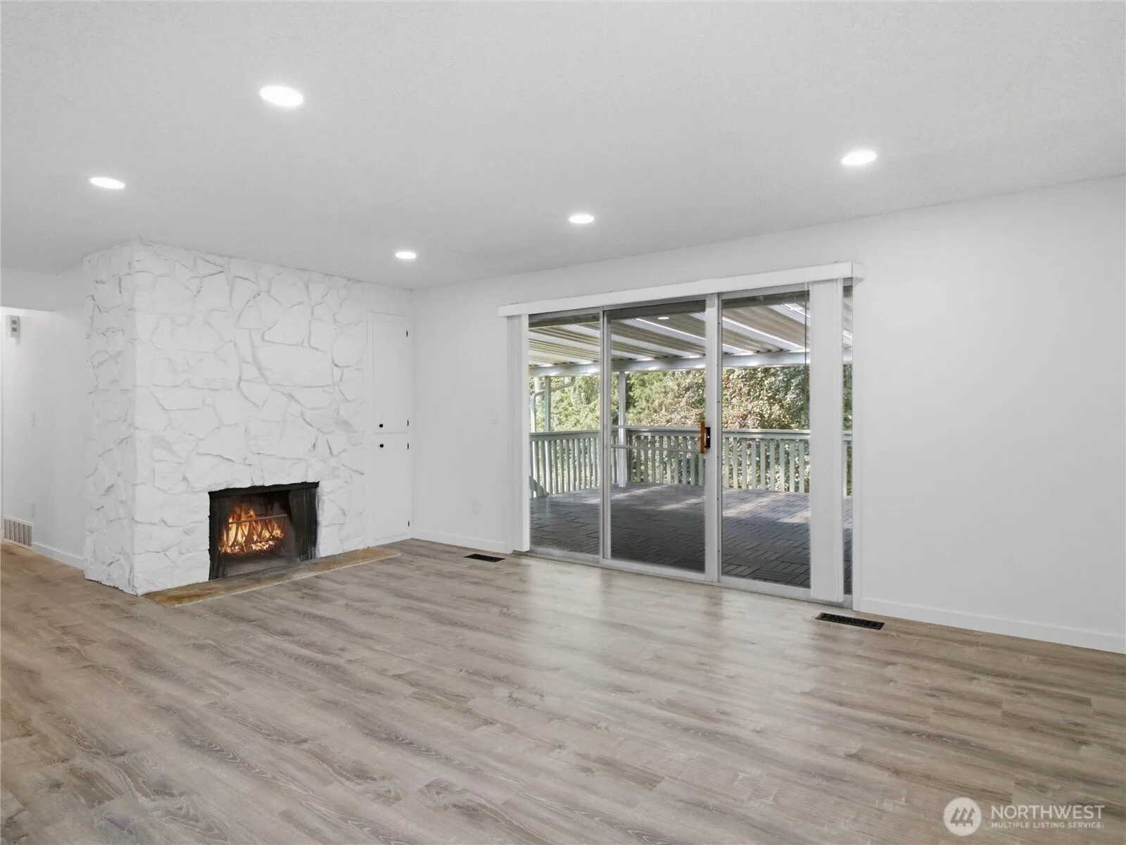Property photo for 10708 116th Avenue Sw, Lakewood photo 4