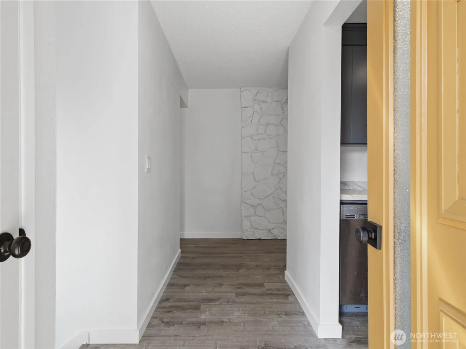 Property photo for 10708 116th Avenue Sw, Lakewood photo 3