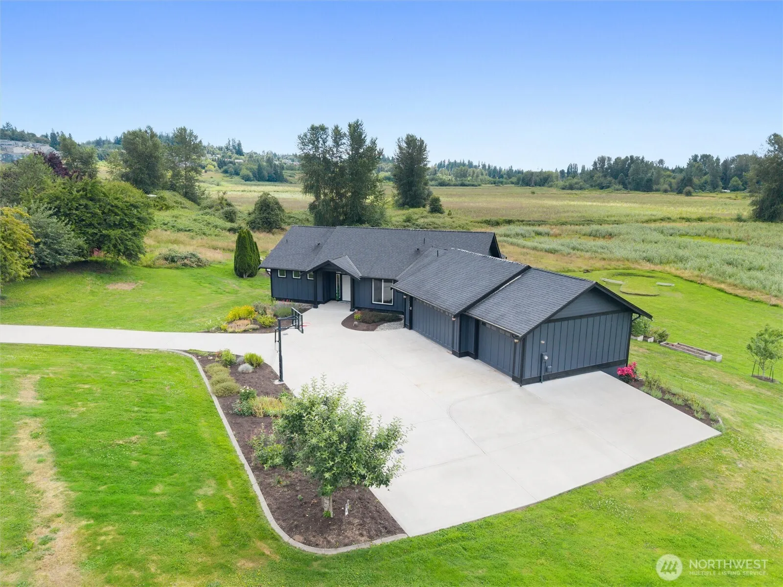 Property photo for 7406 100th Street Ne, Marysville photo 2