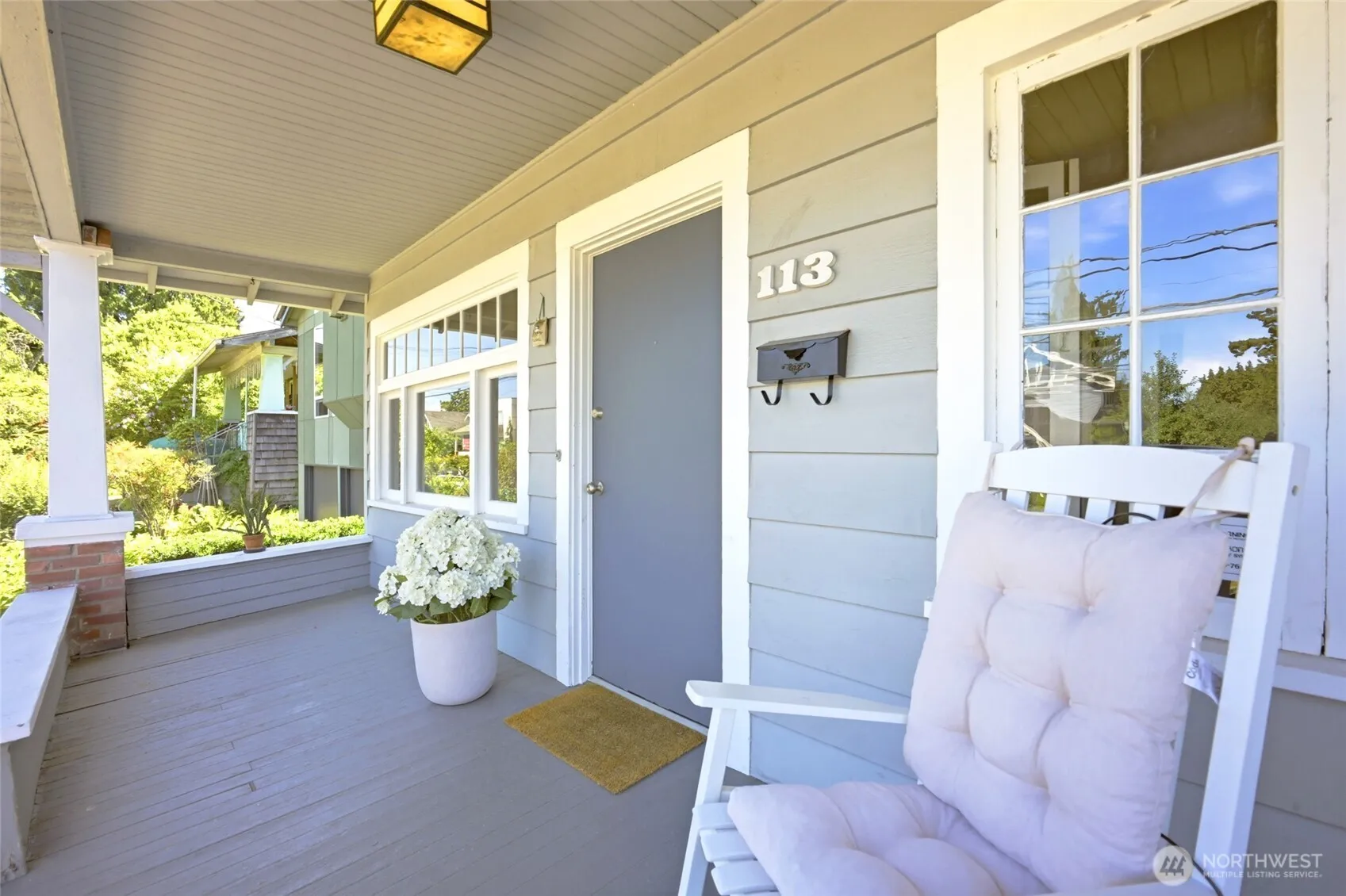 Property photo for 113 Ne 60th Street, Seattle photo 3