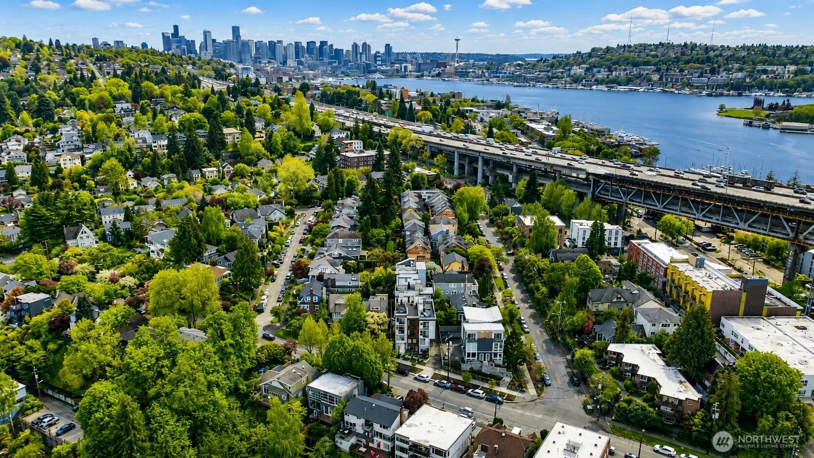 Property photo for 3261 Fuhrman Avenue E, Seattle photo 4
