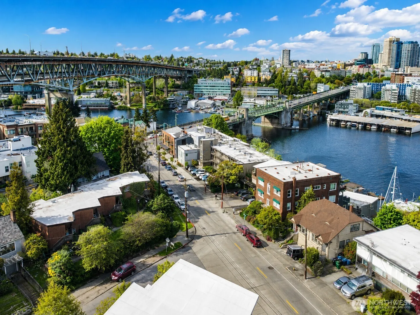 Property photo for 3261 Fuhrman Avenue E, Seattle photo 3