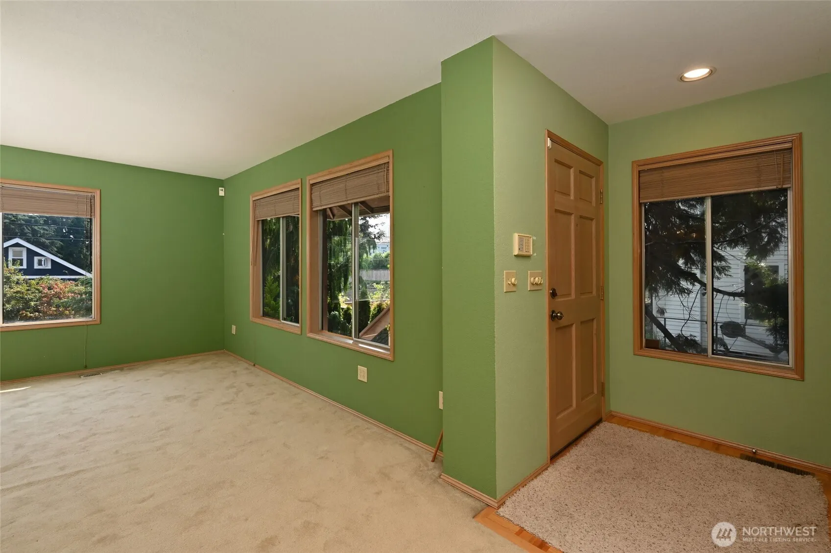Property photo for 4407 30th Avenue W, Seattle photo 4