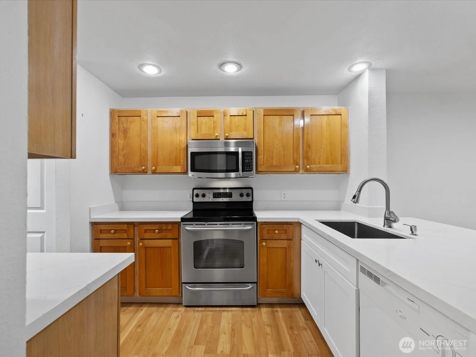 Property photo for 16101 Bothell Everett Hwy #h5, Mill Creek photo 5