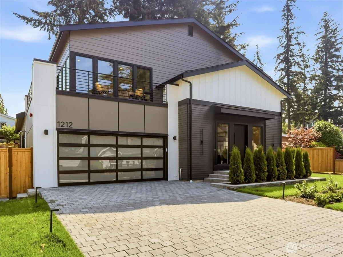 Property photo for 1212 143rd Avenue Se, Bellevue photo 4