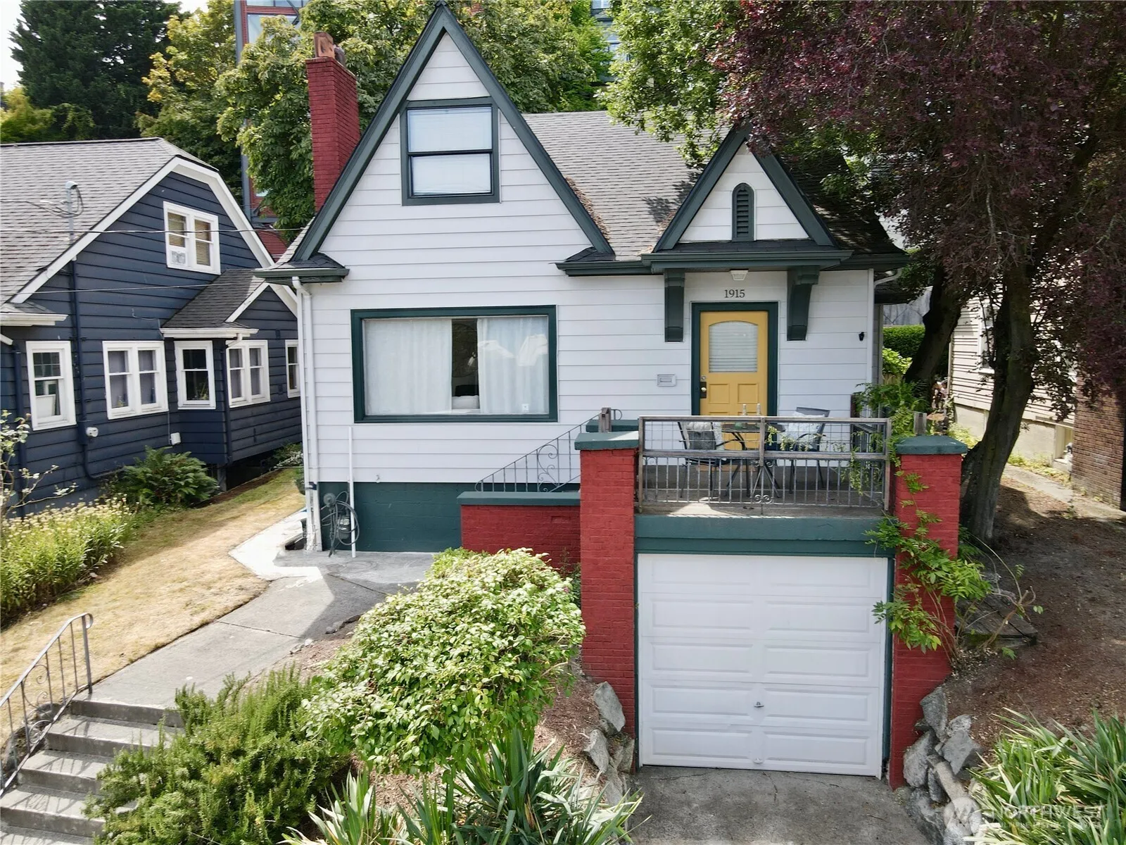 Property photo for 1915 Dexter Avenue N, Seattle
