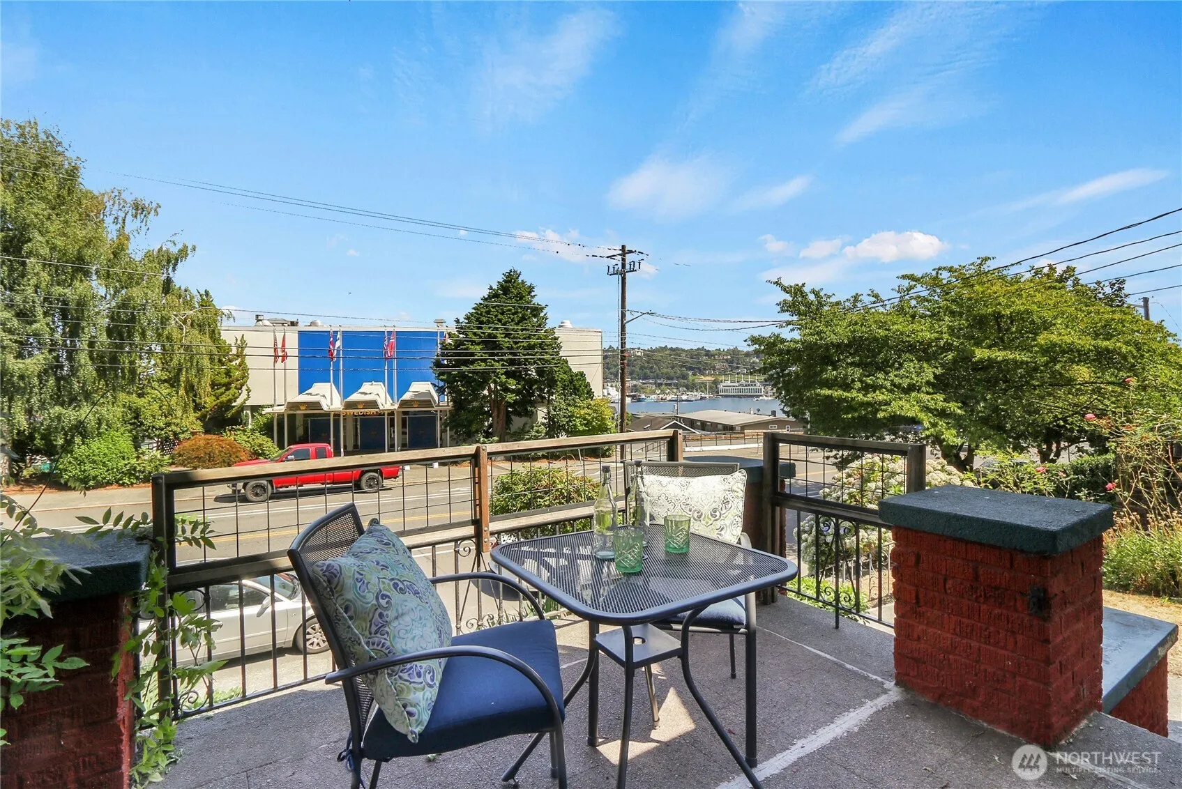 Property photo for 1915 Dexter Avenue N, Seattle photo 3