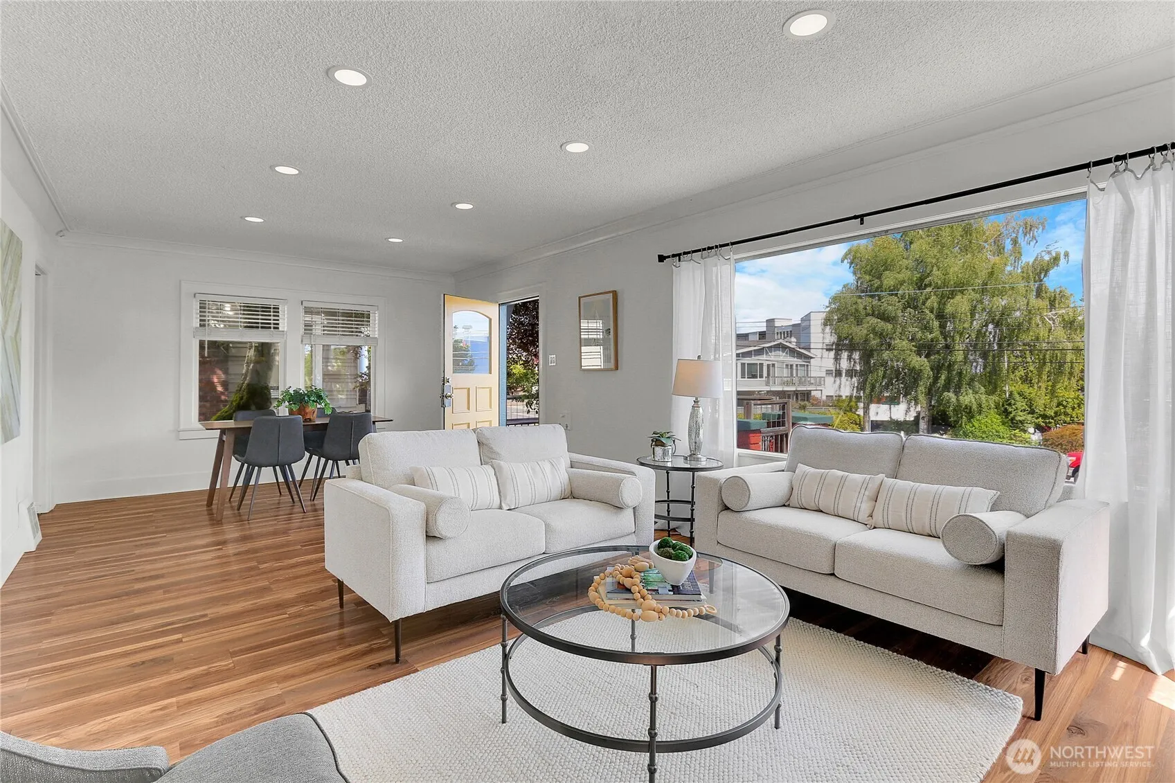 Property photo for 1915 Dexter Avenue N, Seattle photo 4