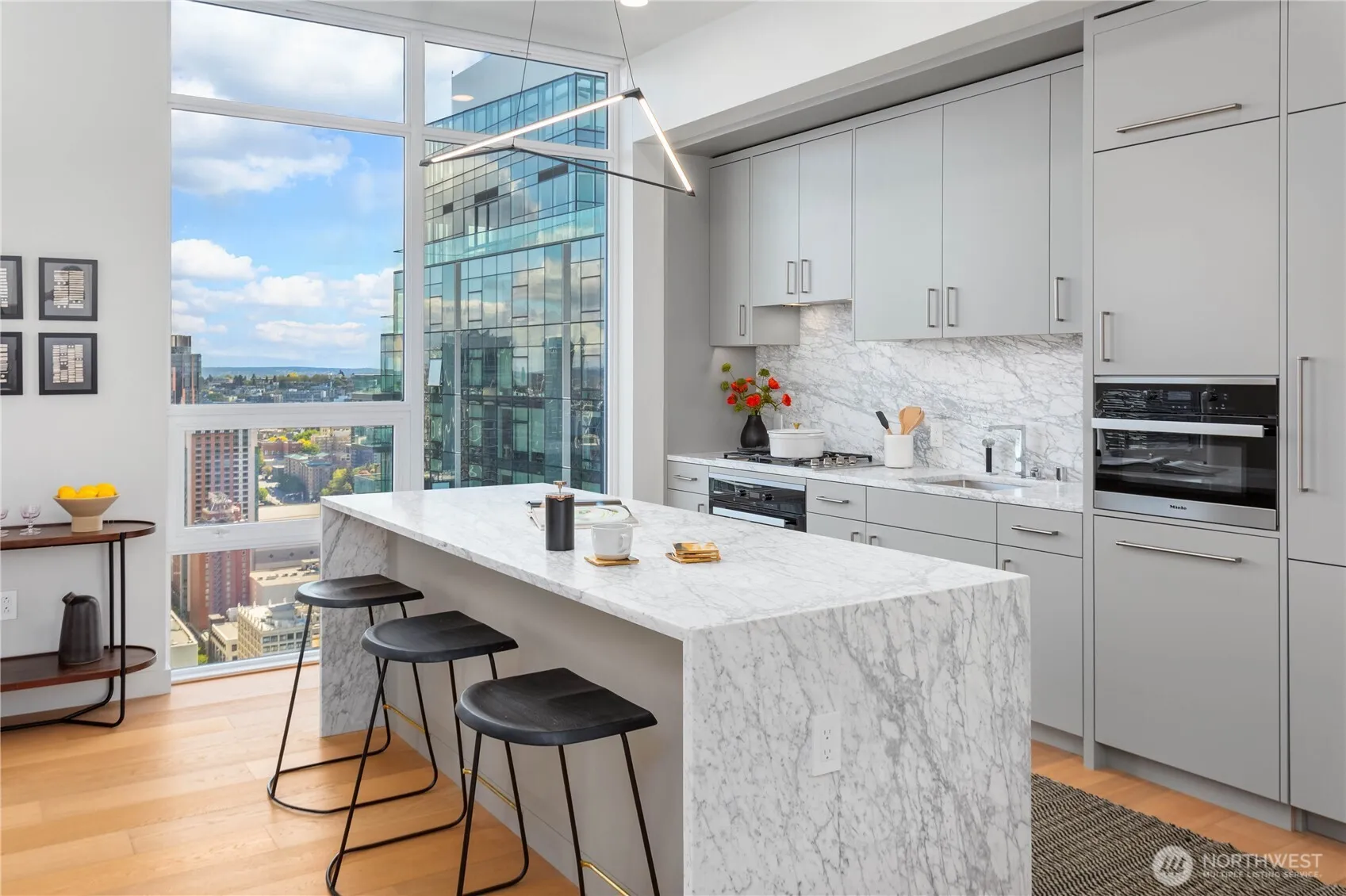 Property photo for 121 Stewart Street #3402, Seattle photo 2